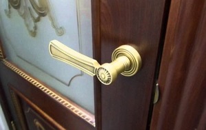Установка дверной ручки в Димитровграде